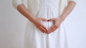 老年人面对外阴白斑需要注意什么？
